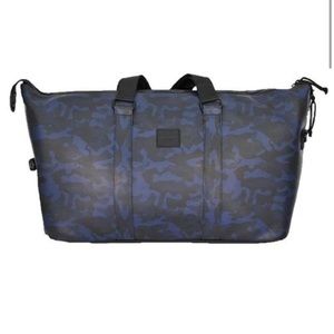 NWT Duchamp Rubberized Duffle Bag Navy Camo